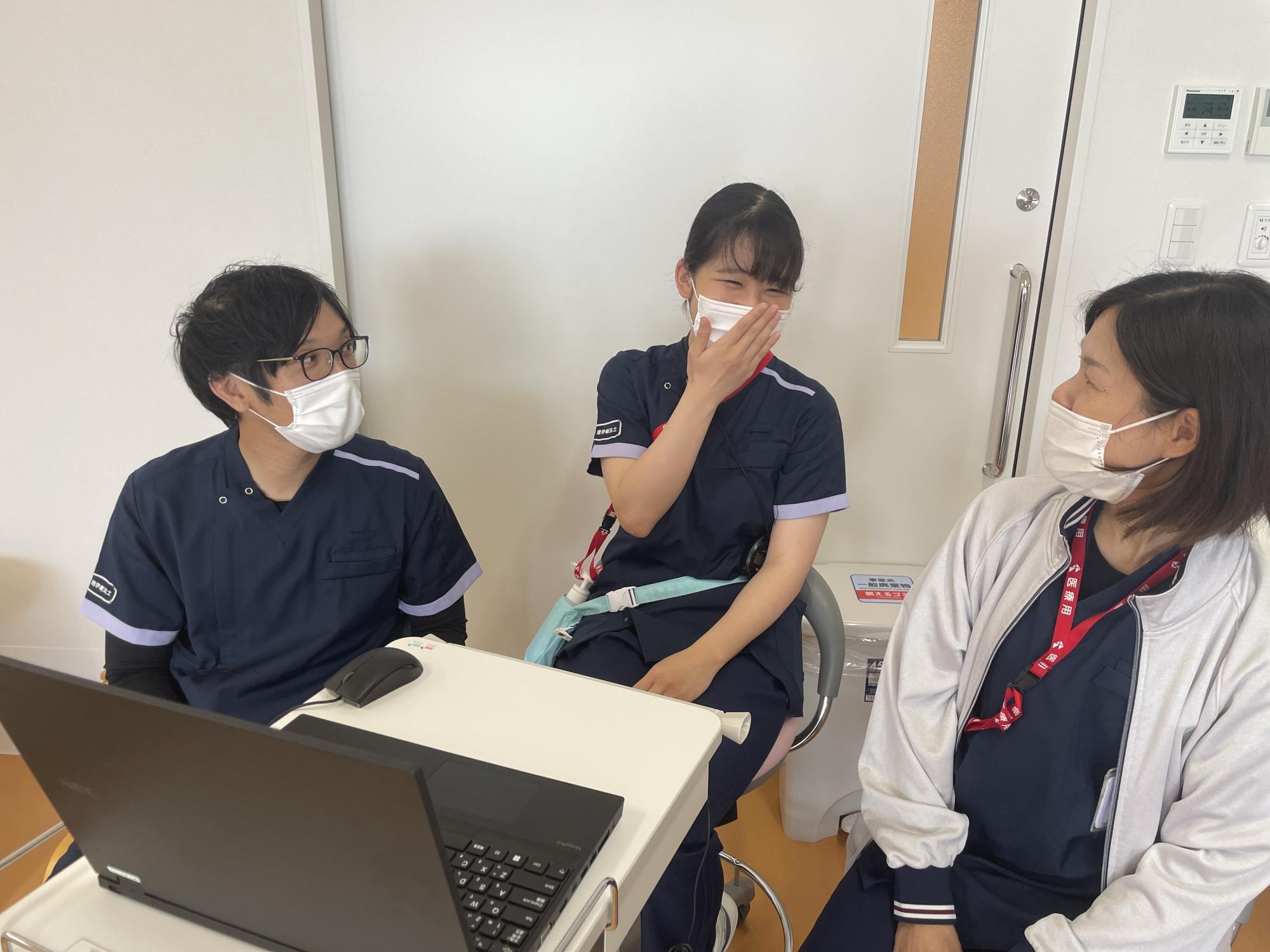 /ozumc/upload/department/page/rihakyoiku.jpg